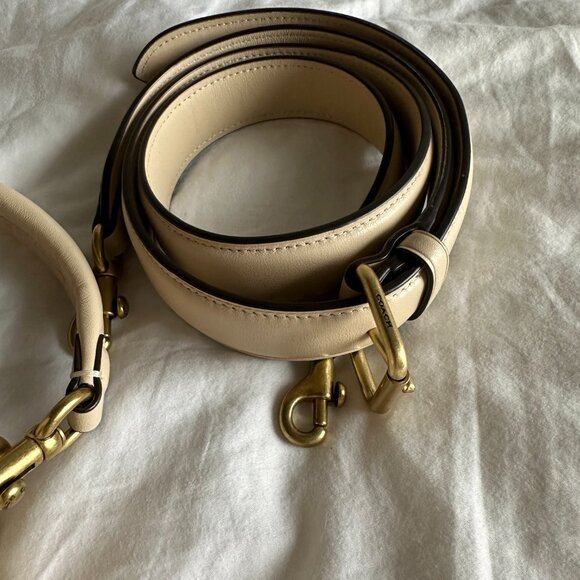 Coach Pillow Tabby Shoulder Bag 26 - Picture 2 of 3